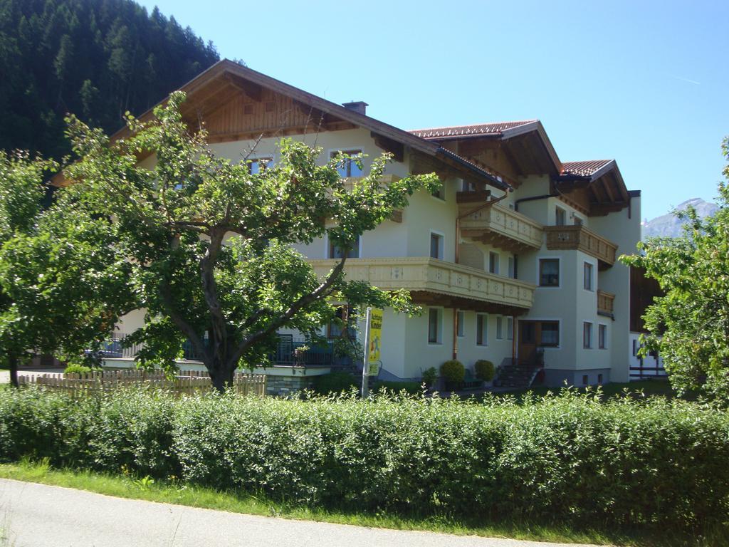 Gaestehaus Schwoagerhof Fuegen Exterior photo